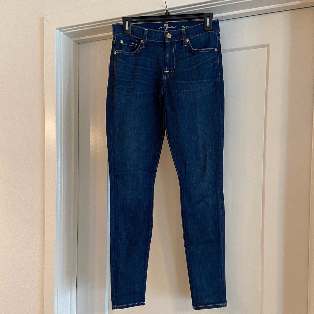 NWOT - Gwenevere -Skinny Classic Jeans